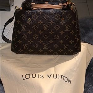 Louis Vuitton purse